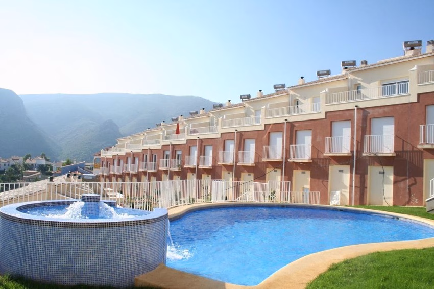 Prachtige gezinswoning met zeezicht in Monte Solana – Pedreguer